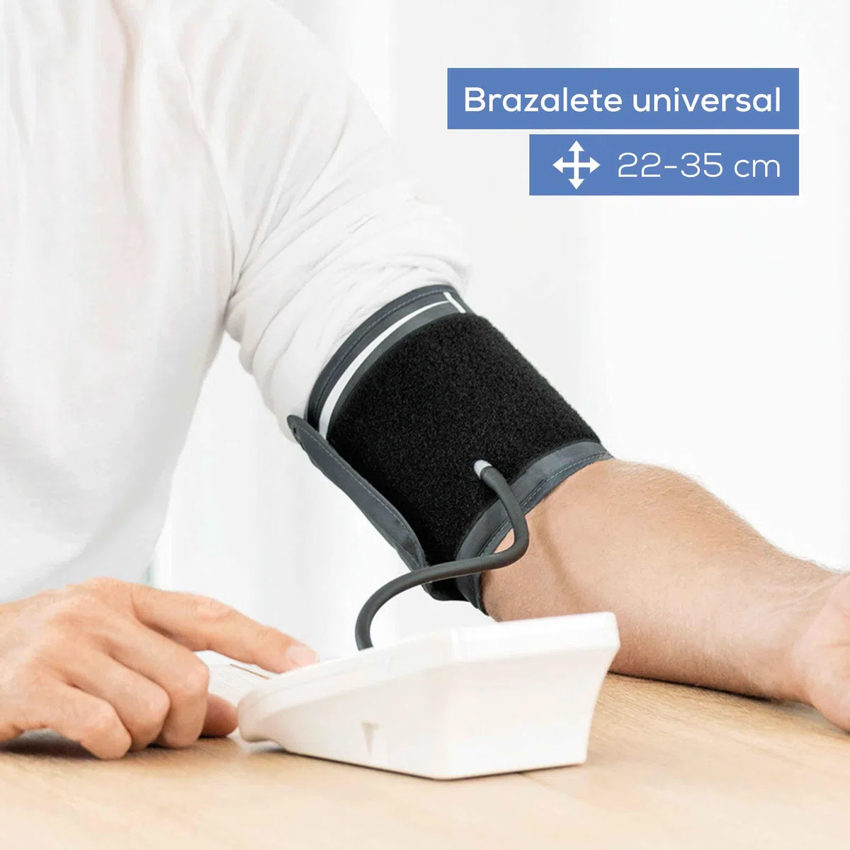 Beurer BM 26 Tensiómetro de brazo con manguito para circunferencias de brazo de 22-35 cm, indicador de riesgo, detección de arritmias, mensaje en caso de errores de aplicación